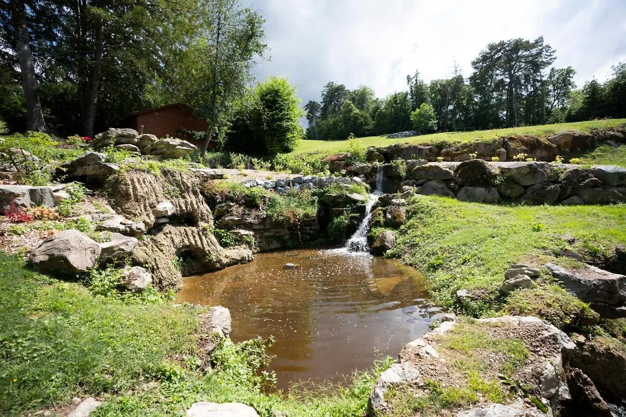 Le Manoir Du Golf Bed & Breakfast Publier