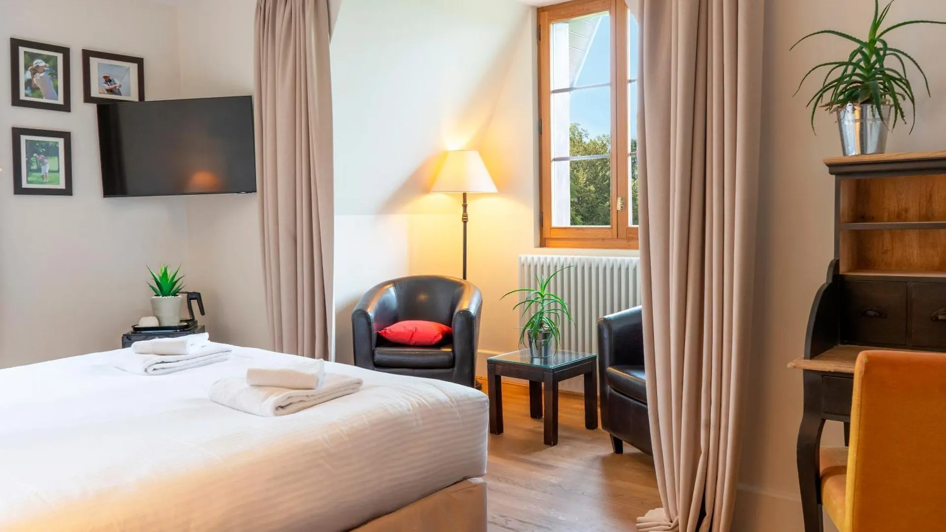 Le Manoir Du Golf Bed & Breakfast Publier